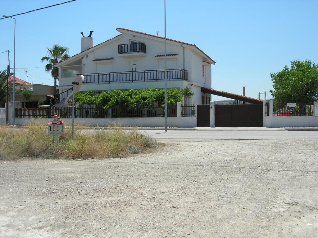 Apartment Next To The Sea In Poseidonia Posidhonía Exterior foto