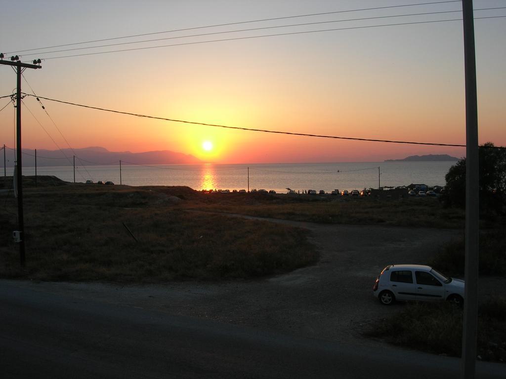Apartment Next To The Sea In Poseidonia Posidhonía Exterior foto